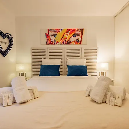 Design Avec Terrasse Et Proche De
