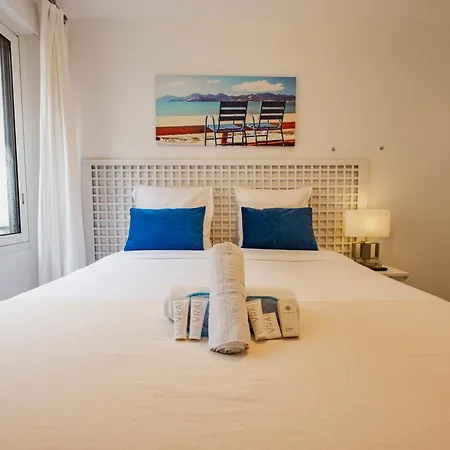 Design Avec Terrasse Et Proche De Daire *