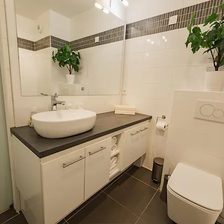 Design Avec Terrasse Et Proche De *